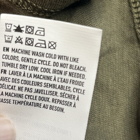 American Eagle Outfitters Green off shoulder short Sleeve Crop top size XS, NWT - Picture 8 of 11